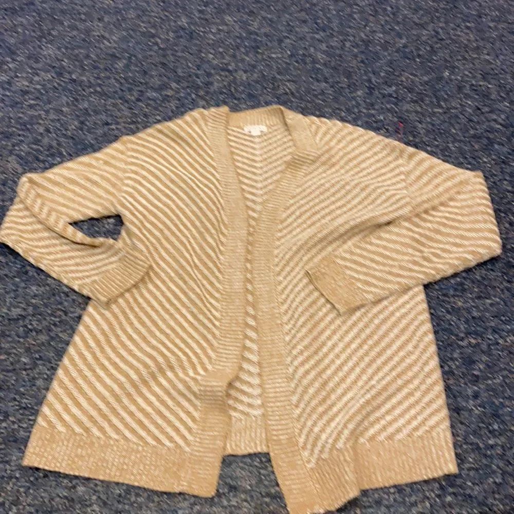 Merona tan andβwhite open cardigan sz. Xl